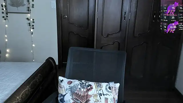 Snapshot of BlueBerry____ chatting on 09.18.25 BlueBerry     online show from 09.18.25