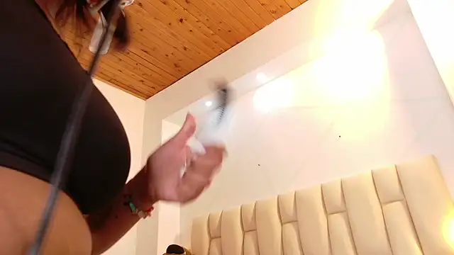 lia mariana online show from 09.14.25