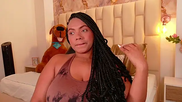 lia mariana online show from 10.29.25