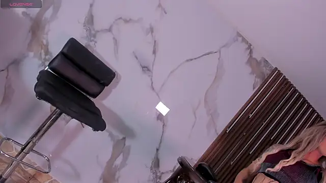 Snapshot of MissIvanna chatting on 12.28.24 MissIvanna online show from 12.28.24