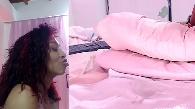 Snapshot of Rubidaniells chatting on 12.24.24 Rubidaniells online show from 12.24.24