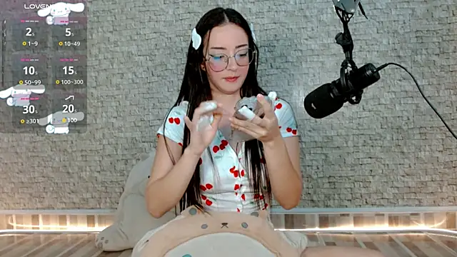 Snapshot of emma_unu chatting on 04.16.26 emma unu online show from 04.16.26