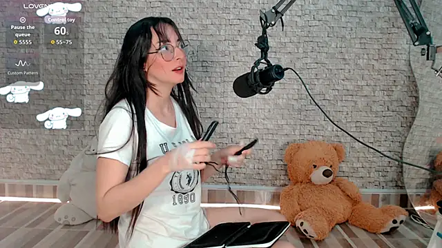 Snapshot of emma_unu chatting on 05.01.26 emma unu online show from 05.01.26