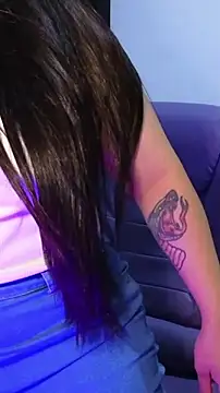 Snapshot of Luciernaga18 chatting on 11.17.25 Luciernaga18 online show from 11.17.25