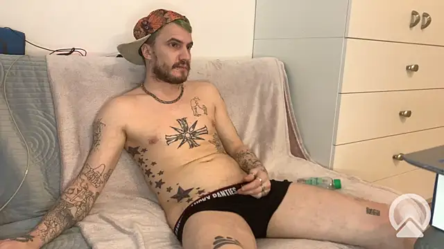 Snapshot of CrazyBeb_Jokeer chatting on 02.12.25 CrazyBeb Jokeer online show from 02.12.25