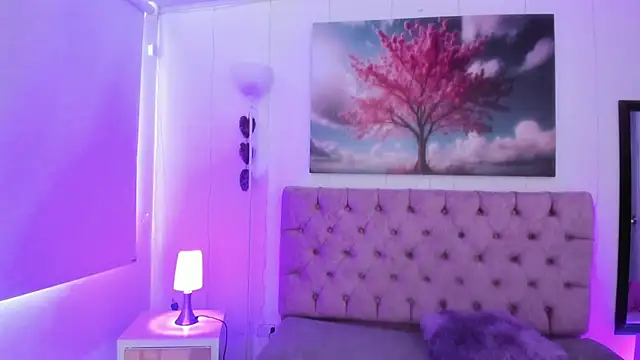 Julianaa Castro  online show from 01.10.25