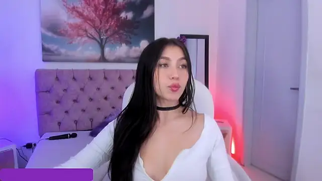 Julianaa Castro  online show from 03.20.25