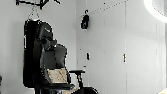 dan01  online show from 11.10.25