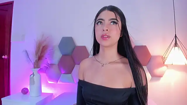 Snapshot of SiennaVidaal chatting on 12.04.24 SiennaVidaal online show from 12.04.24