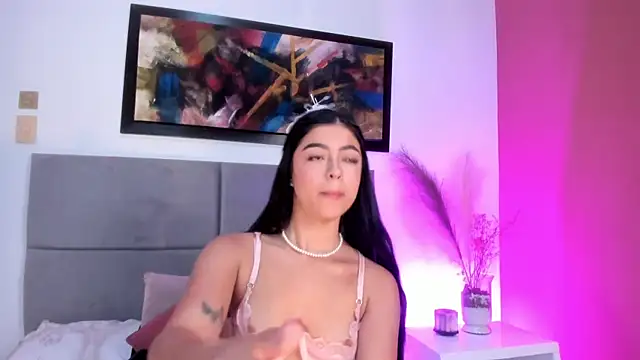 Snapshot of SiennaVidaal chatting on 01.28.25 SiennaVidaal online show from 01.28.25