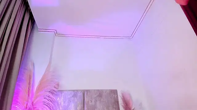 Snapshot of SiennaVidaal chatting on 03.05.25 SiennaVidaal online show from 03.05.25