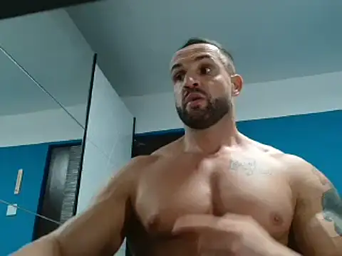 Snapshot of Magnificmuscles89 chatting on 12.18.24 Magnificmuscles89 online show from 12.18.24