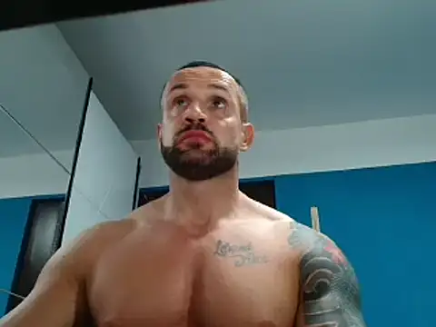 Snapshot of Magnificmuscles89 chatting on 03.21.25 Magnificmuscles89 online show from 03.21.25