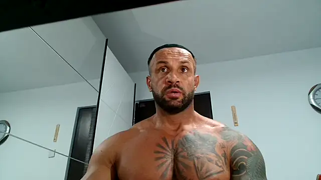 Magnificmuscles89 online show from 11.27.25