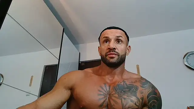 Snapshot of Magnificmuscles89 chatting on 06.24.26 Magnificmuscles89 online show from 06.24.26