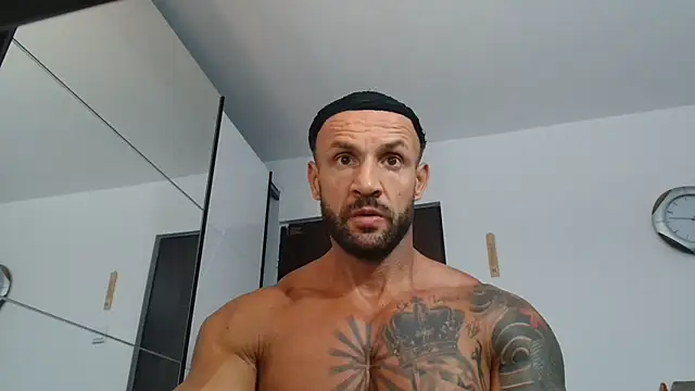 Snapshot of Magnificmuscles89 chatting on 07.21.26 Magnificmuscles89 online show from 07.21.26
