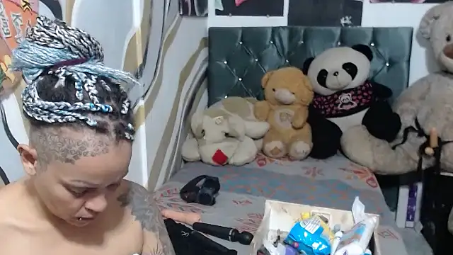 manzanahot9 online show from 11.06.25