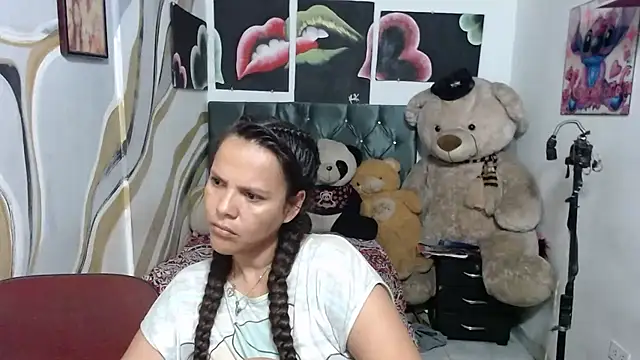 Snapshot of manzanahot9 chatting on 04.18.26 manzanahot9 online show from 04.18.26