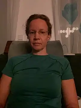 AnnikaRose online show from 11.17.25