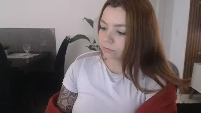 Snapshot of HotRuiva chatting on 10.03.25 HotRuiva online show from 10.03.25