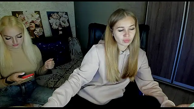  NigoNika online show from 10.10.25