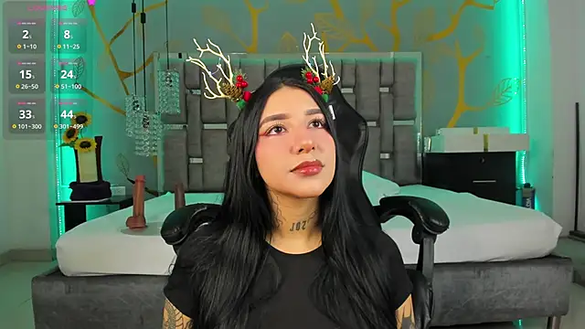 Leiaa  online show from 12.17.24