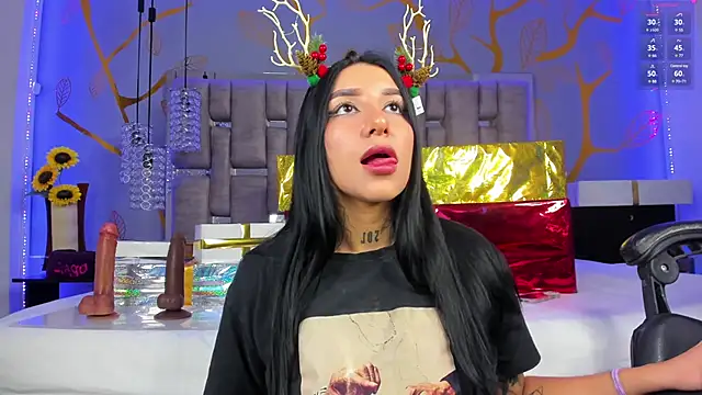 Leiaa  online show from 12.18.24