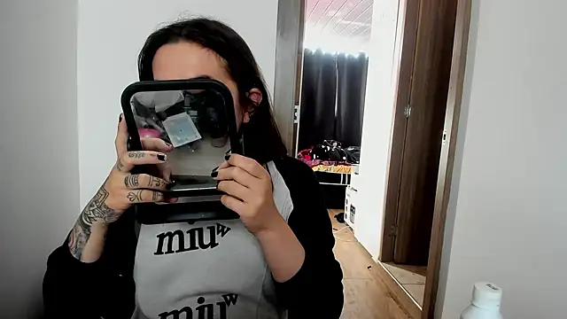 Sweet-Suck69 online show from 01.31.25