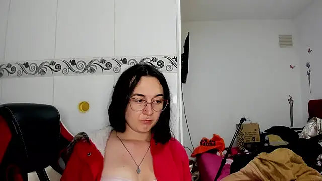 Snapshot of Sweet-Suck69 chatting on 06.17.26 Sweet-Suck69 online show from 06.17.26