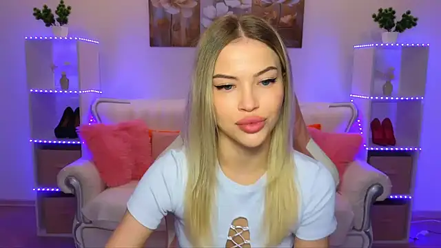 EmmyMills online show from 11.07.25