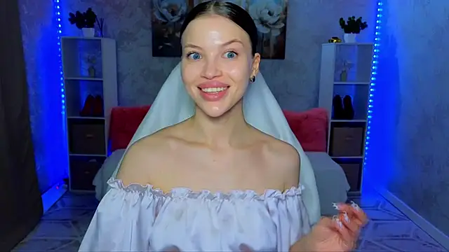 Snapshot of EmmyMills chatting on 04.03.26 EmmyMills online show from 04.03.26