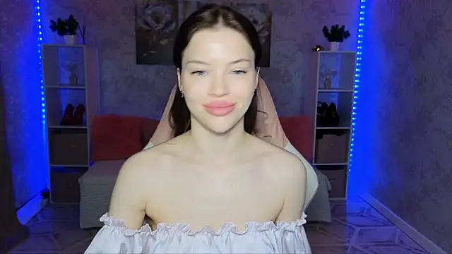 Snapshot of EmmyMills chatting on 05.03.26 EmmyMills online show from 05.03.26
