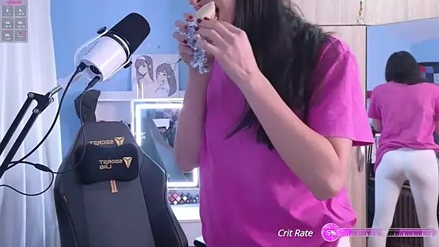 Snapshot of MemiKouki chatting on 01.01.25 MemiKouki online show from 01.01.25