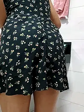 Snapshot of melissa_35_ chatting on 10.31.25 melissa 35 online show from 10.31.25