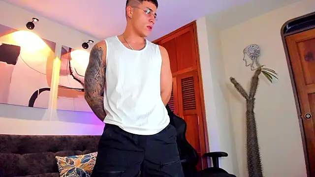  joansoto online show from 02.04.26