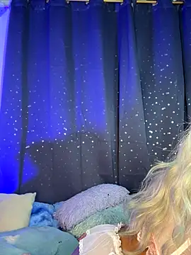 Snapshot of Alexa_Chanell_Oficial chatting on 09.10.25 Alexa Chanell Oficial online show from 09.10.25