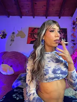 Snapshot of Alexa_Chanell_Oficial chatting on 10.31.25 Alexa Chanell Oficial online show from 10.31.25