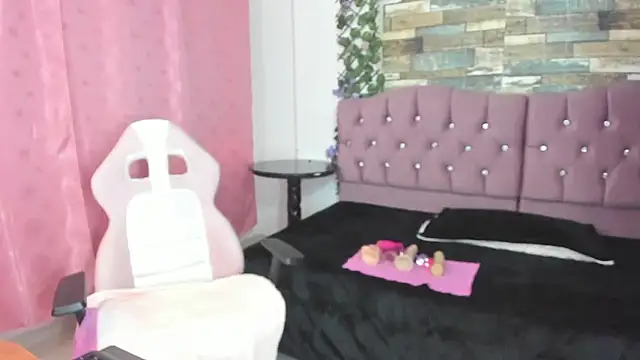 elizabeth mature23 online show from 12.07.24