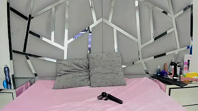 Catherinee69 x online show from 01.29.25