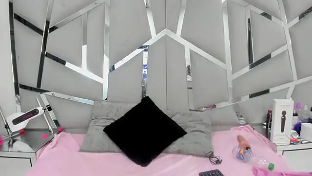 Catherinee69 x online show from 02.24.25