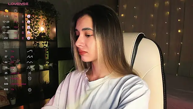 DarlaLike online show from 11.16.25