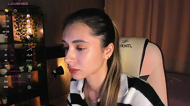 DarlaLike online show from 11.22.25