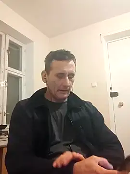 Snapshot of Viause_Kentauelle chatting on 02.21.25 Viause Kentauelle online show from 02.21.25