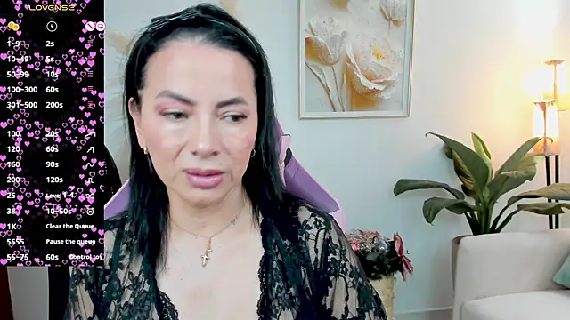 veronika naughty online show from 12.05.25