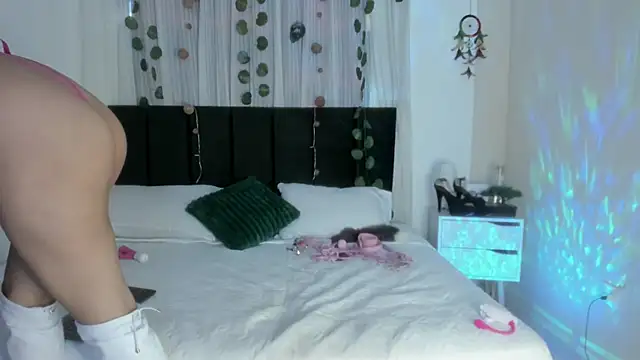 Snapshot of party-naugthysex chatting on 02.02.25 party-naugthysex online show from 02.02.25