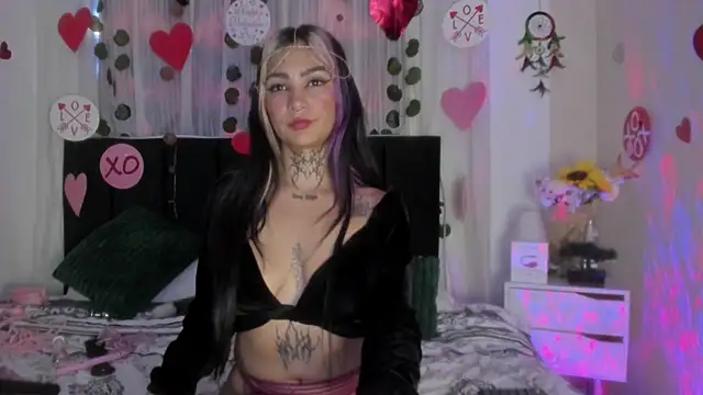 Snapshot of party-naugthysex chatting on 02.15.25 party-naugthysex online show from 02.15.25