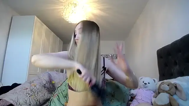 Snapshot of Ninadream2001 chatting on 01.24.25 Ninadream2001 online show from 01.24.25