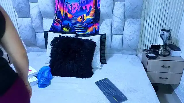 charlotte  G online show from 10.18.25