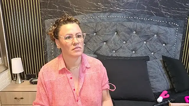 charlotte  G online show from 05.11.26