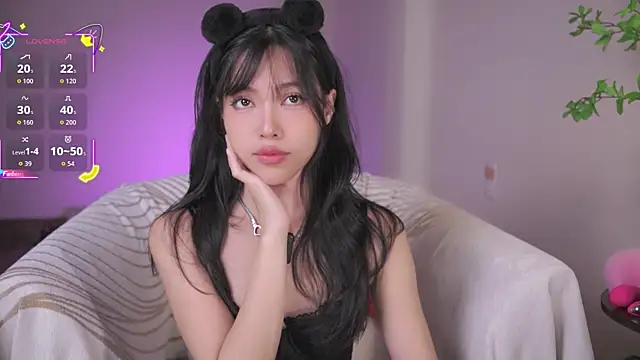 Snapshot of Miuzxc chatting on 09.09.25 Miuzxc online show from 09.09.25